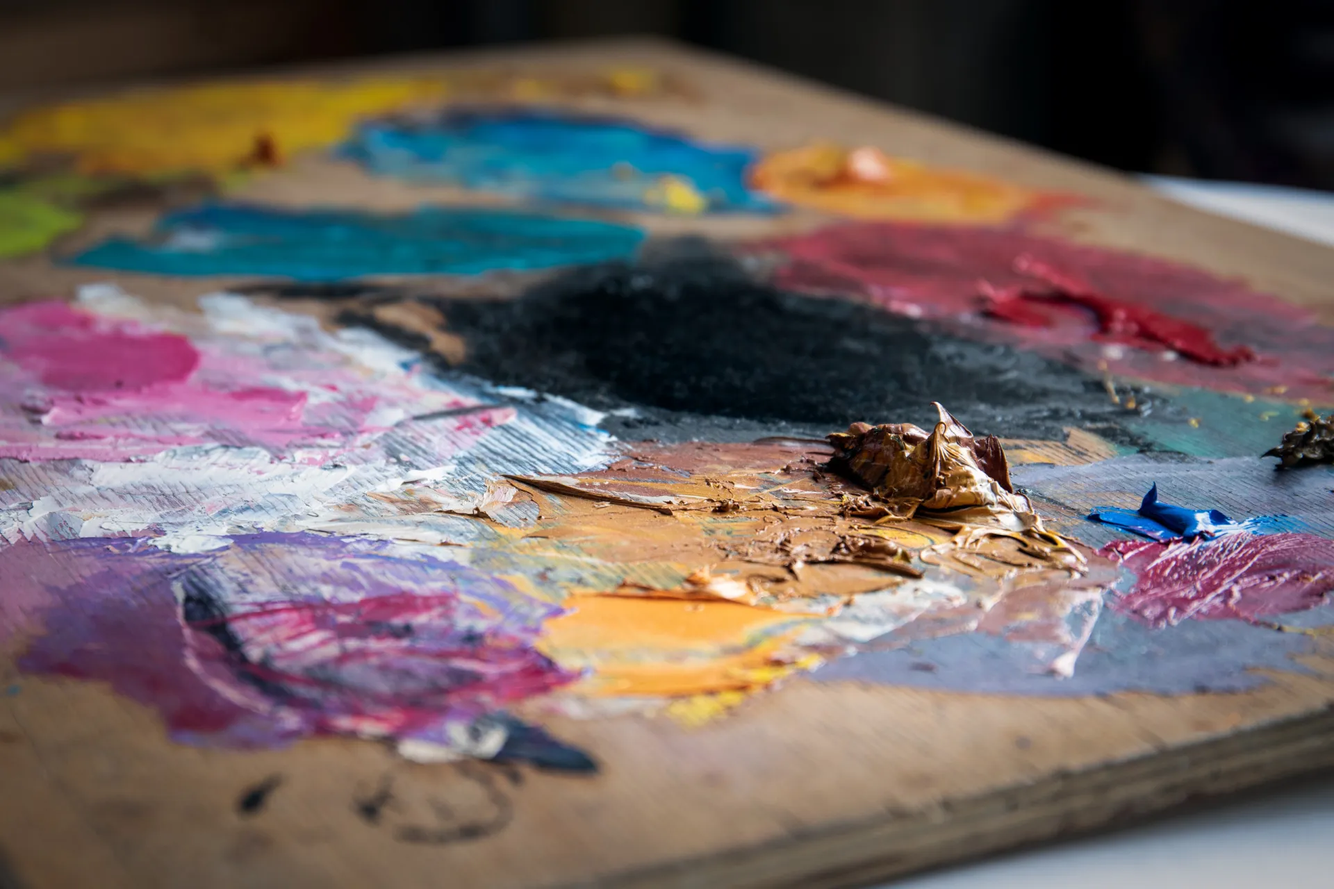 42280673 artist s color palette dried oil paint creativity and art