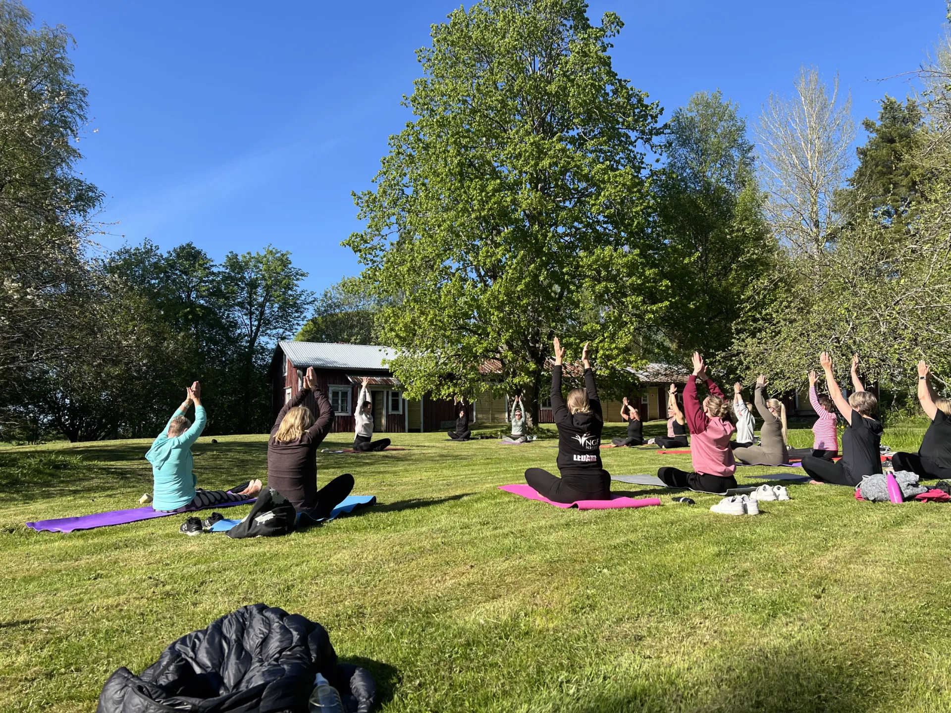 Yoga Backfors 3